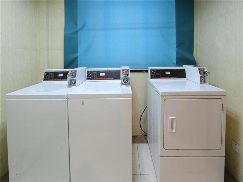 Vx Hotel Shanghai Yixian Road Dabaishu Buitenkant foto