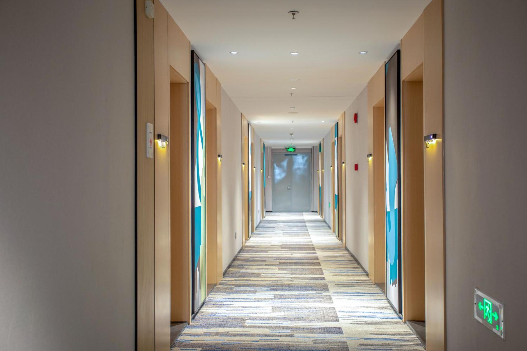 Vx Hotel Shanghai Yixian Road Dabaishu Buitenkant foto